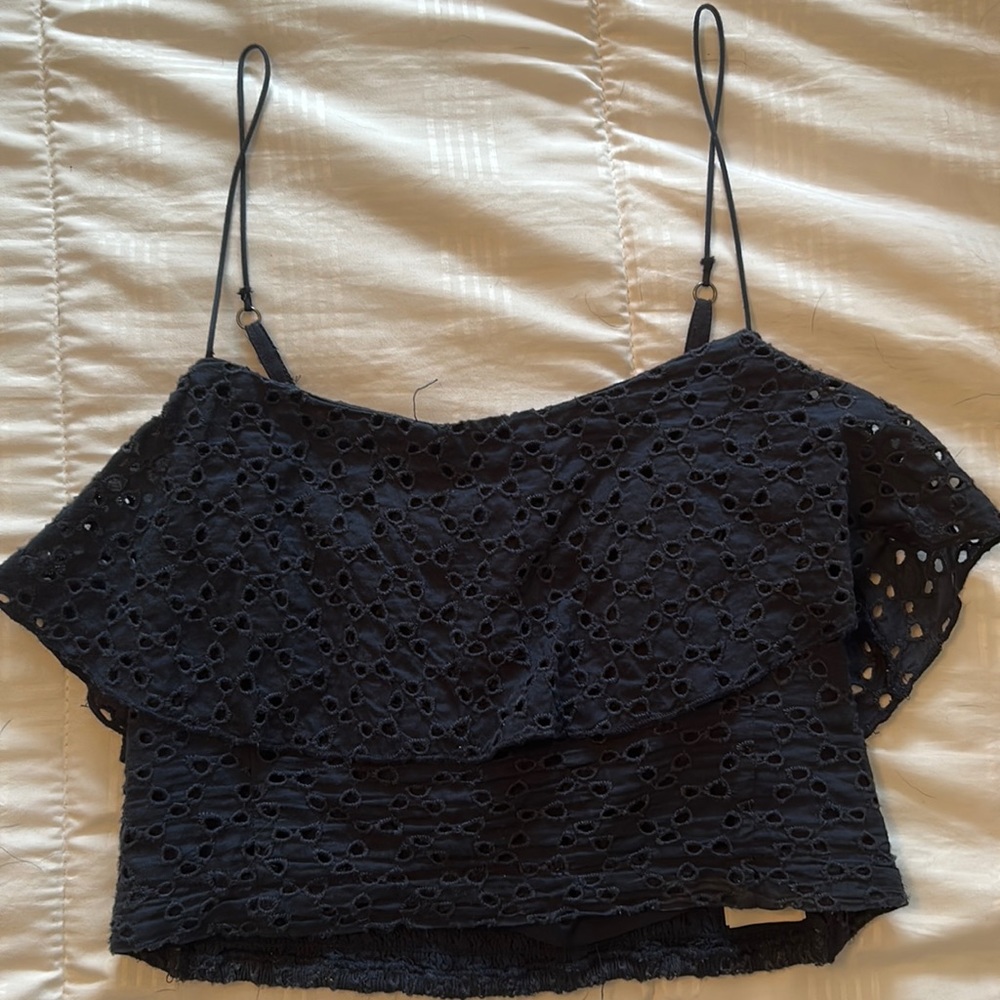 Hollister top